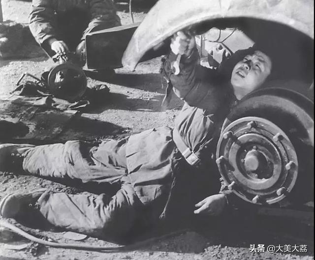 雷锋的英雄事迹，雷锋感人至深的10个瞬间