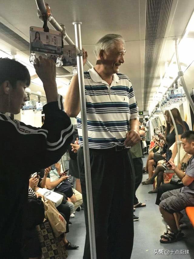 姚明个人资料简介，易建联个人资料简介（爷爷2米03）