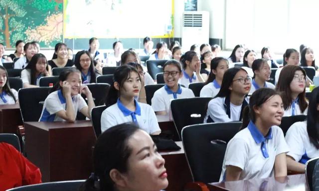 教育实习总结，幼儿园实习个人总结（深德技工学校与星罗教育举行实习总结大会）