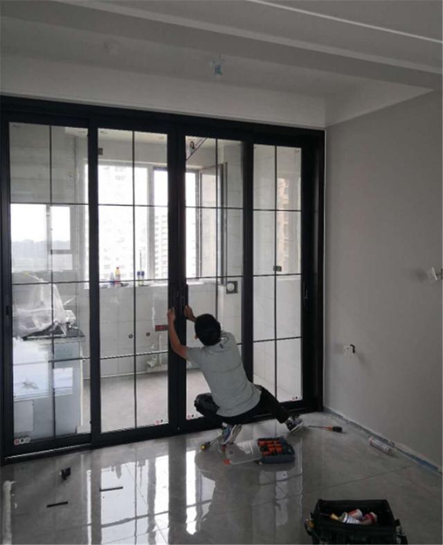 防盗门锁芯价格一览表，防盗门换锁芯多少钱（选吊轨好还是地轨好）