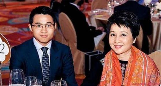 风水大师摆桃花阵，港媒曝港姐冠军三招追赌王儿子