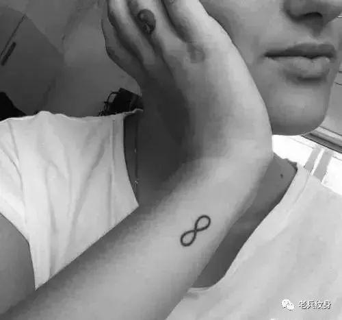 有寓意的纹身字母短，有寓意的纹身字母短句（这些纹身符号的背后含义）