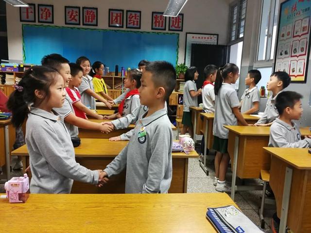 教学理念八字格言，教学风格八字格言（一个班主任的手记——我的家校共育故事）