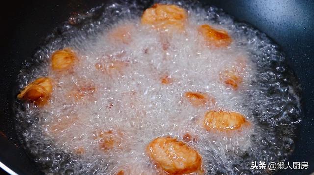 鸡翅煲怎么做，鸡翅怎么炸才好吃（这是砂锅鸡翅煲的做法）