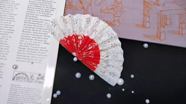 纸扇子的做法，纸扇子的做法描述（教你做5款夏季手工扇）