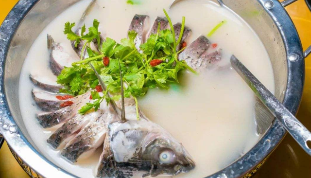 草鱼怎么做才好吃，草鱼怎么做才好吃下饭（没想到草鱼还有这么多种吃法）