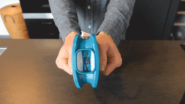 冰格里的冰怎么取出来（比传统冰格好用10倍的丹麦创意冰格）