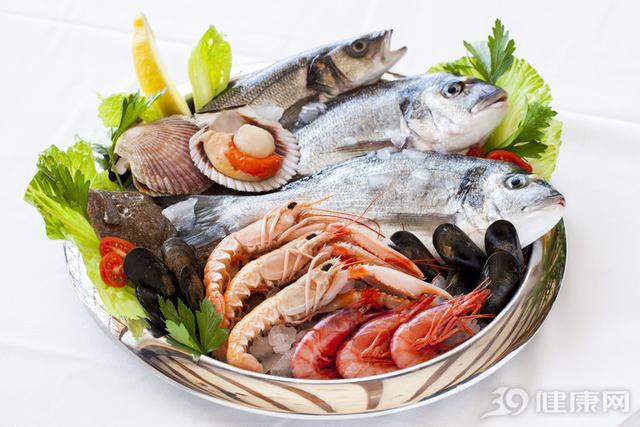 白酒不能和什么一起吃，白酒不能和什么食物同食（白酒不能与3种食物同食）