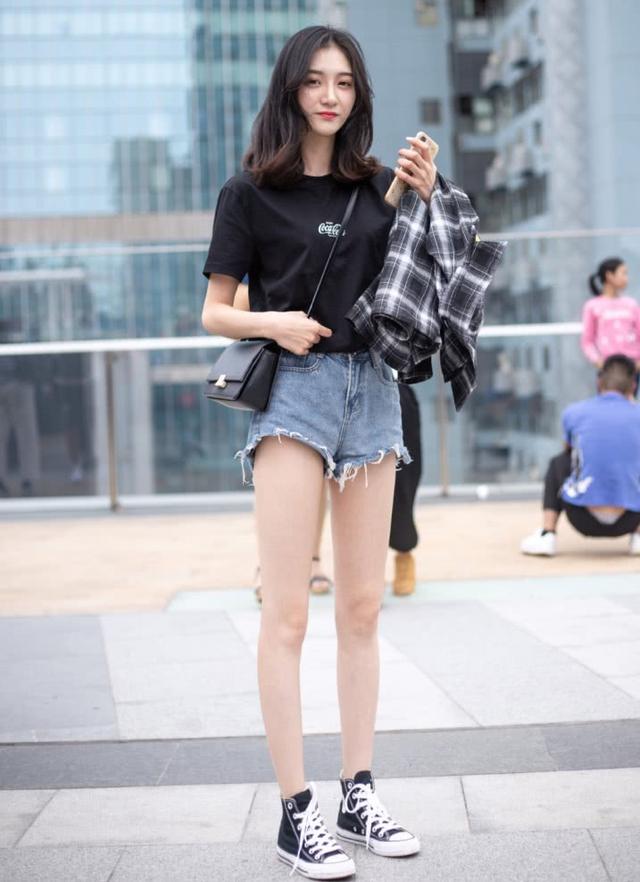 鞋带蝴蝶结的打法，四根鞋带蝴蝶结的打法（鞋带别用五星结和蝴蝶结）