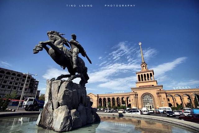 世界三大人种和它们的分布及特点，世界三大人种的主要分布地区（一个比一个惨的根本原因是什么）