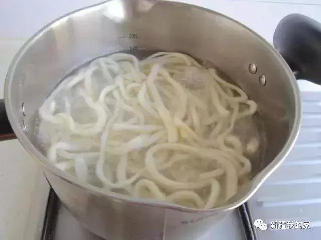 干煸炒面怎么做的，新疆人爱吃的干煸炒面全教程出来了