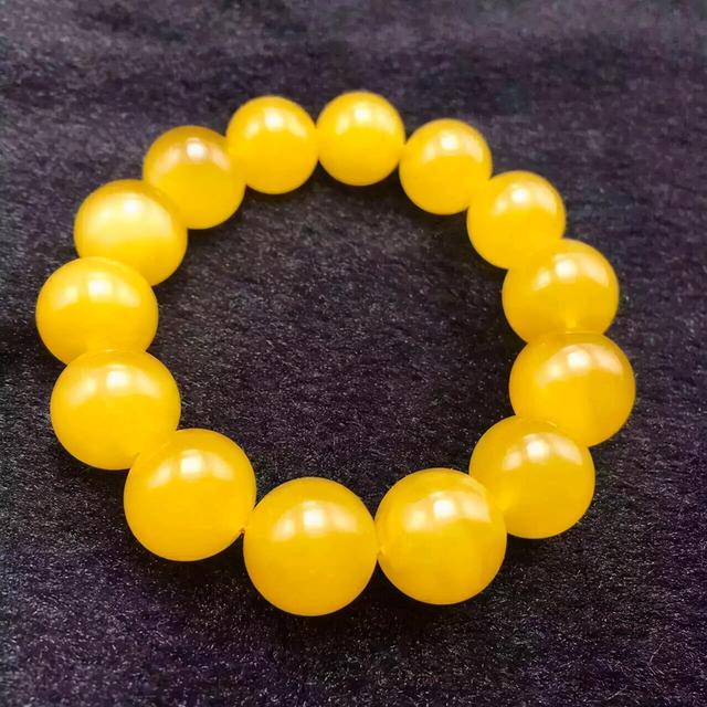 蜜蜡怎么鉴别，鸡油蜜蜡怎么鉴别（鉴别蜜蜡真假的10种方法）