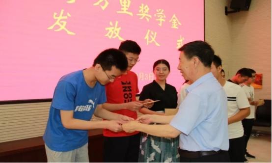 国家励志奖学金多少钱，昆明文理学院奖学金标准助学金评定标准（大学至少有5种奖学金）