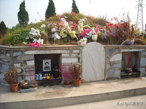 春暖花开xing，就像海子说的，面朝大海，春暖花开。，微信头像（告诉你一个真实的德令哈）