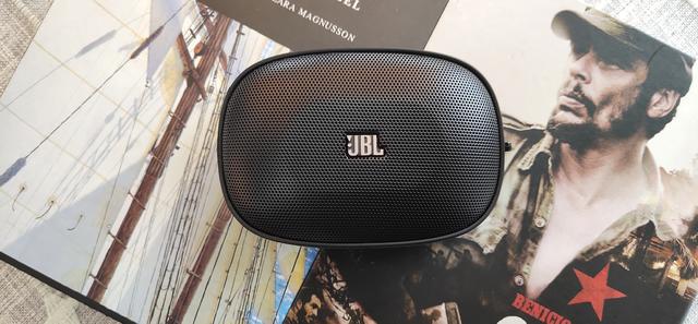 父母需要这样一款便携音箱：JBL SD-12便携式插卡音箱实测