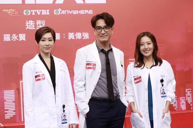 胡定欣巾帼枭雄花絮，胡定欣单身6年：别说结婚