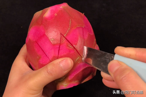 怎么切火龙果简单又好看，怎么切火龙果简单又好看视频（用这2招切火龙果）