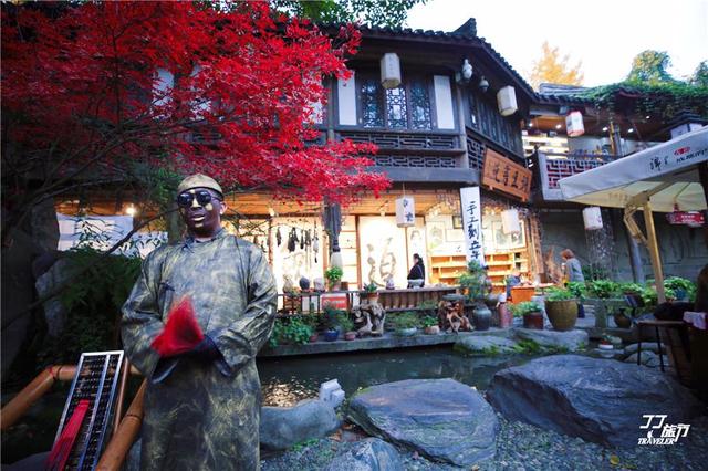 锦里在成都哪里，锦里位于成都哪里（全国十大城市商业步行街的成都锦里）