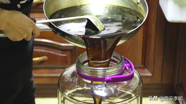 家庭怎样腌整条酸黄瓜，黄瓜怎么腌酸（二十年酱黄瓜配方首次公布）