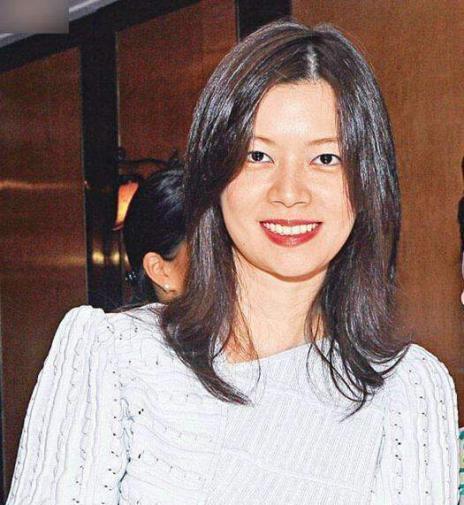 向周星驰讨7000万不成，突嫁65岁富三代，她可不是拜金女