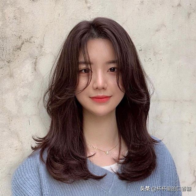 圆脸适合烫什么发型，8款大圆脸适合的烫发（外翻S卷、外翘C字必烫）