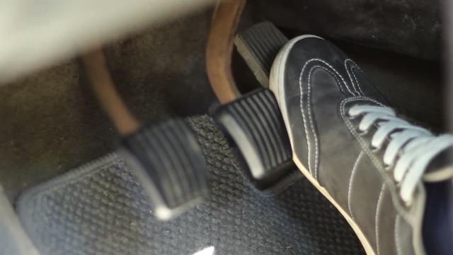 手动挡起步步骤，开手动挡货车起步的正确步骤（这2点、3步记得要做好）