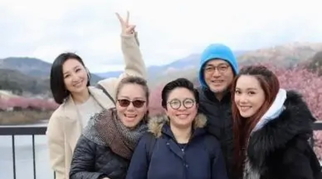 香港男演员汤镇宗相片，汤镇业与小25岁娇妻现身