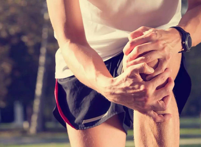 教你几组常用热身运动方法，运动前的热身方法10个动作（运动前不得不知的几个热身技巧）