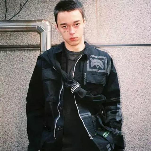 纹身男头像微信，纹身男头像（Trautvein脸上有Wake）