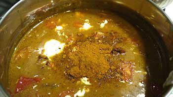 咖喱是什么东西，咖喱粉是用什么材料做成的（印度人为啥那么喜欢吃咖喱）