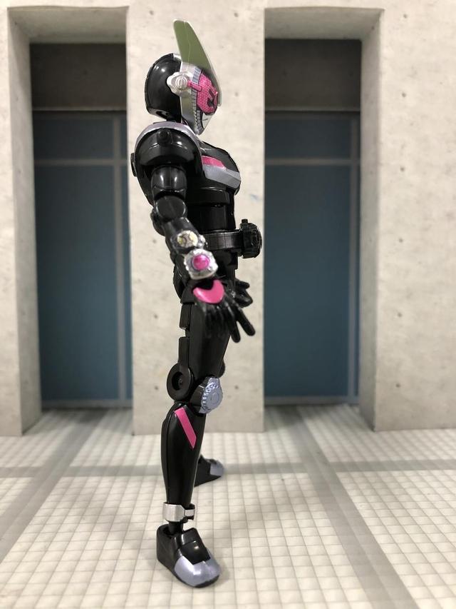 ps怎么镜像翻转，ps里怎么镜像翻转（装动镜世界版假面骑士时王登场）