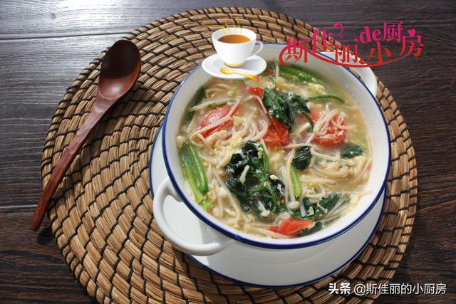 如何做金针菇蛋花汤，金针菇蛋花汤怎么做（这汤好喝好做便宜又鲜美）