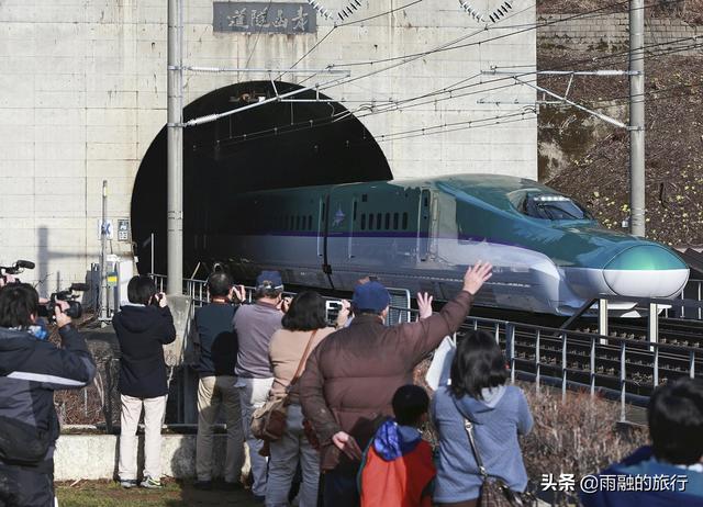 海底隧道有多深，胶州湾海底隧道有多深（53公里17年才建完）