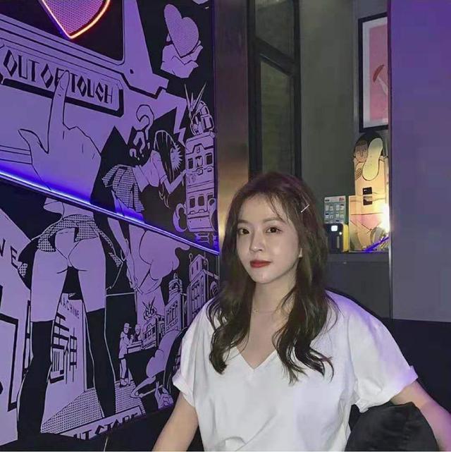 欧阳娜娜在的地方 陈飞宇永远是侧脸，微信头像，欧阳娜娜在的地方 陈飞宇永远是侧脸（欧阳娜娜x陈飞宇x綦美合x王一博）