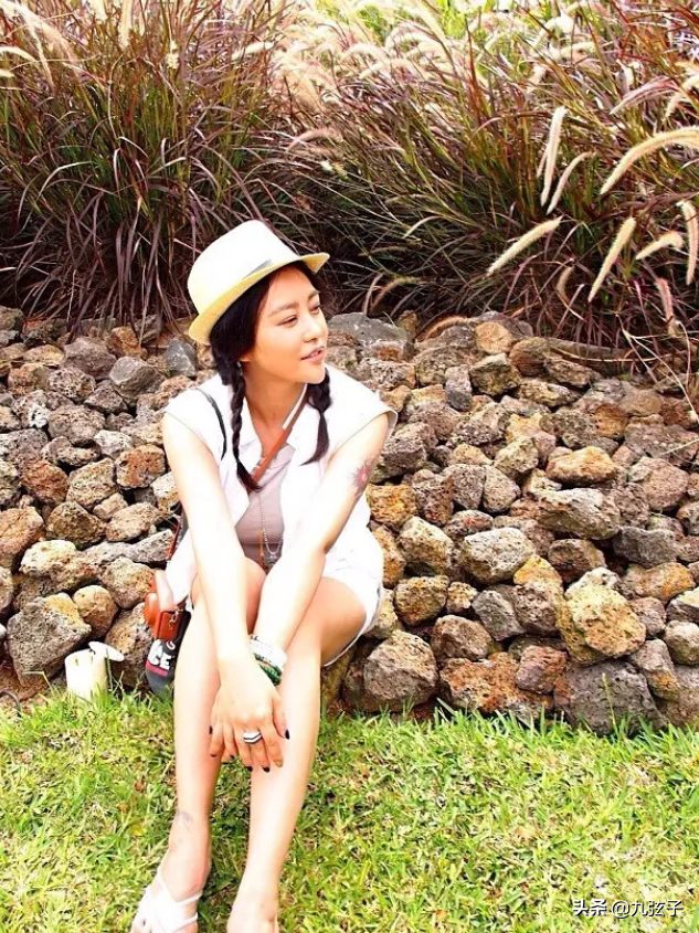 郝蕾给邓超颁奖是什么节目，郝蕾给邓超颁奖视频回放（禁片背后的女人郝蕾）