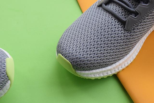 cross鞋子,cross洞洞鞋(还不赶紧试试这款小米有品上新的云弹cross休