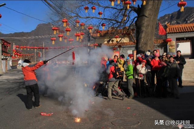 对联必须大年三十贴吗，什么时候贴对联（为什么只能在年二十八前贴对联）