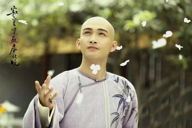 形容男孩子帅气的词语，夸男孩子帅气的成语（怎样用诗词优雅地夸男生“你很帅”、“很有风度”）