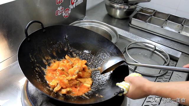 正宗糖醋鱼片的做法，正宗糖醋鱼片的做法视频（厨师长教你做地道的糖醋鱼）