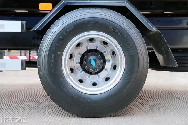 9.6米厢式货车尺寸，9米6货车车厢的长宽高是多少（实拍江淮格尔发K5W载货车）