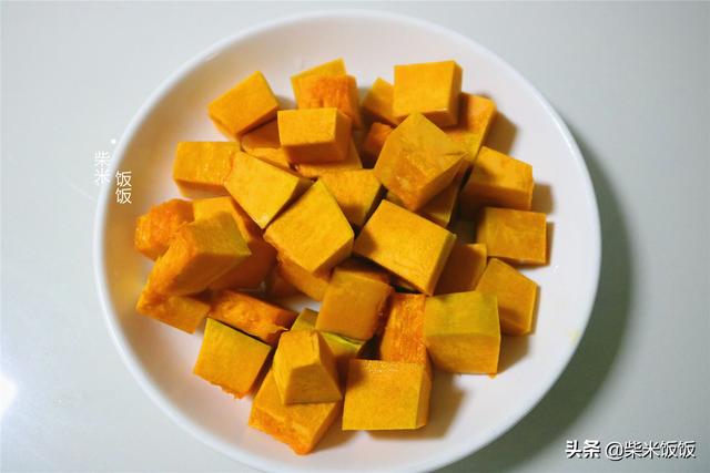 黄南瓜怎么做，怎么做蛋黄南瓜（我家最爱吃的一道素菜）