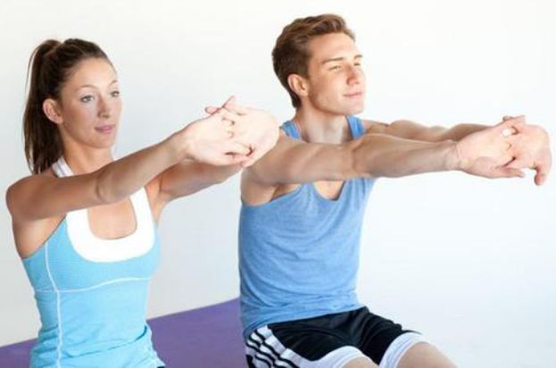 教你几组常用热身运动方法，运动前的热身方法10个动作（运动前不得不知的几个热身技巧）