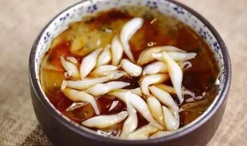 白凉粉的原料是什么东西，做白凉粉的原料是什么（四川冰粉、云南木瓜水、宁波冻蒲…这些凉粉）