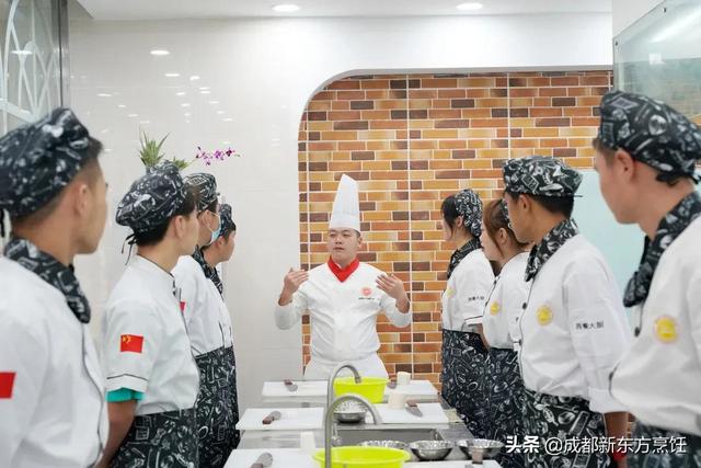 学西餐的学校，西餐学校学西餐（西餐培训班）