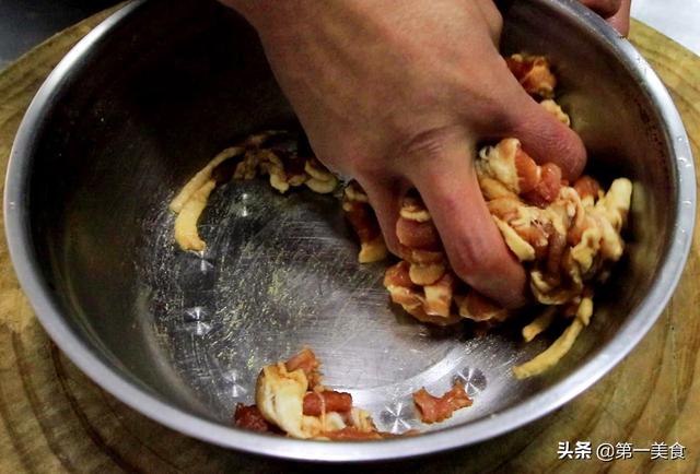 蒜苔炒肉怎么炒好吃，蒜苔炒肉怎么炒才好吃又简单（厨师长教你做蒜苔炒肉片）