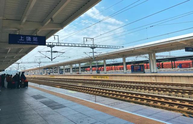 江西三清山风景区，三清山是几A级风景区（小雨初歇的江西三清山）