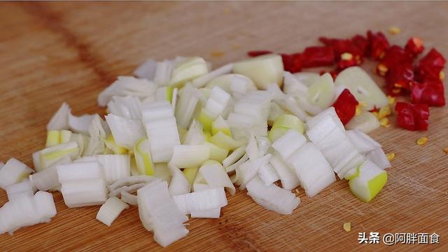 醋溜白菜的做法家常，辣白菜料的做法及配方（吃了20多年醋溜白菜）