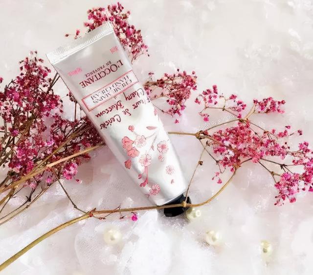 欧舒丹樱花护手霜怎么样，欧舒丹护手霜 樱桃（护手霜界的爱马仕呵护你的第二张脸）