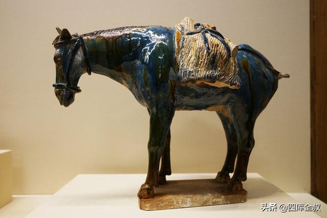 唐三彩是哪三彩，唐三彩有什么（西安、洛阳两地出土的唐三彩）