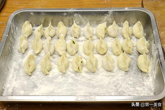 韭菜鸡蛋虾皮饺子，韭菜木耳鸡蛋虾皮蒸饺的家常做法（韭菜鸡蛋馅饺子这么调）